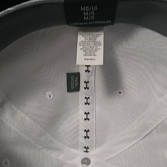 Under armour hat - Picture 3 of 3
